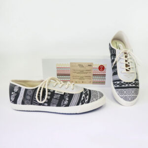 235602-EC Tenisica Ethno Croatia siva br. 36 NETTO