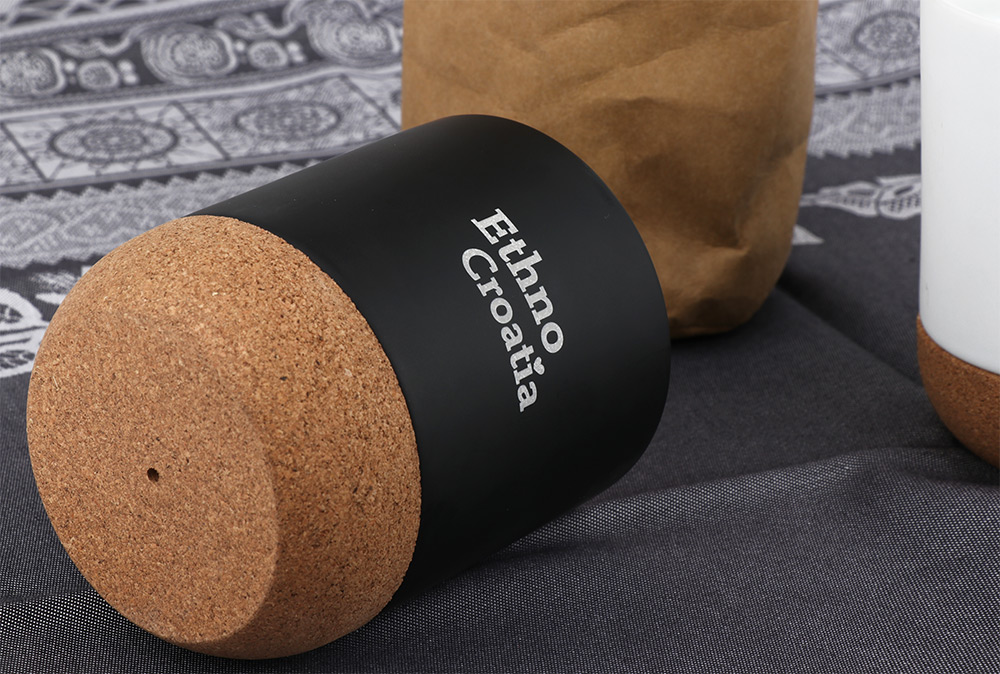 241928-EC Šalica keramička s plutom Ethno Croatia 300 ml crna mat P20