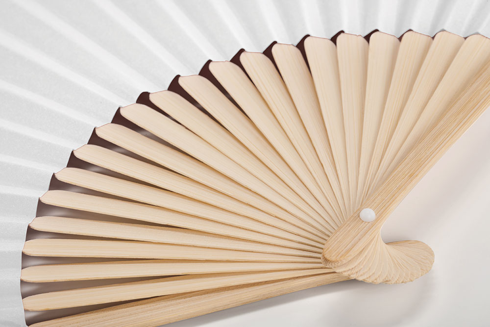 242409-EC Lepeza Fanny Paper bijela od bambusa i papira 21 x 24 cm